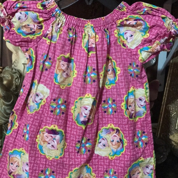 💮Sold💮Adorable handmade Anna and Elsa dress, T - Picture 6 of 8